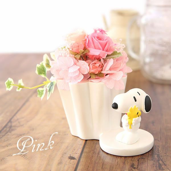 スヌーピープリザーブドフラワーと ミニバウムセット 母の日 プレゼント 花 ギフト スヌーピー グッズ キャラクター かわいい 動物 アニマル 犬 プリザーブドフラワー プリザ バラ 薔薇 あじさい 紫陽花 バウムクーヘン 紅茶 送料無料 スイーツ お菓子 洋菓子 ギフトセット おいもや